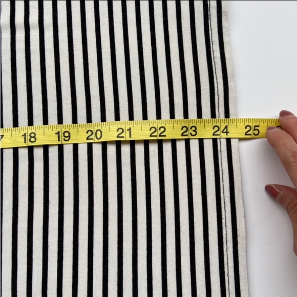 ZENERGY by CHICO’s Bonnie Mix Floral Print Tee Red, White & Black Size 0 - Picture 9 of 15